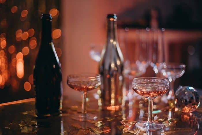 Calculer la quantité de boissons pour un événement avec 50 convives : astuces et recommandations